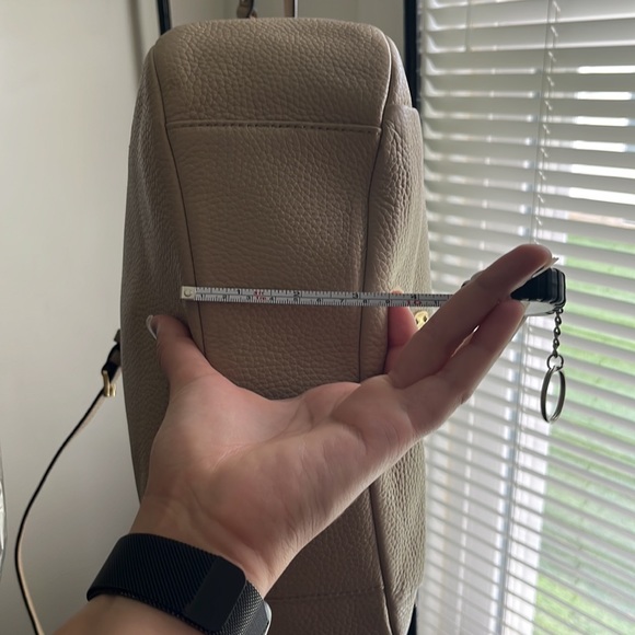 **sold elsewhere** NWT Michael Kors Convertible Strap Tan Leather Shoulder Bag - Picture 14 of 17